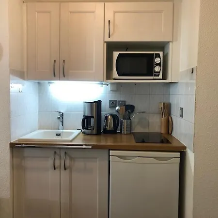 Cosy En Centre-ville, A Proximite Des Thermes Et Des Pistes Du Domaine Des Trois Vallees - Fr-1-512-228 Apartment *